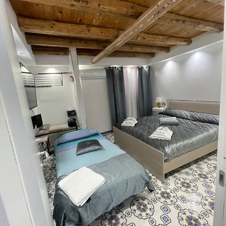 Mini Appartamenti Ballaro Rooms Palermo Eksteriør billede